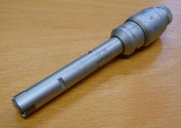 Třídotykový dutinový mikrometr 8-10 mm Schut včetně kalibračního protokolu