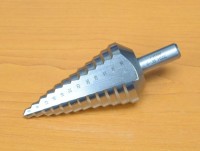 Stupňovitý vrták do kovu 4-12mm x 1mm HSS s přímou drážkou , CZTOOL